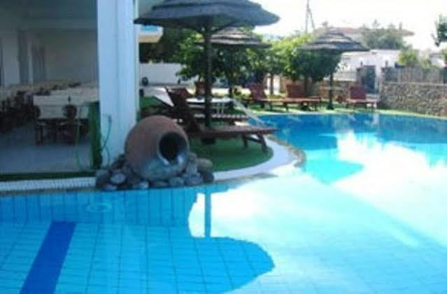 Hotel Venetia بيرديكا المظهر الخارجي الصورة